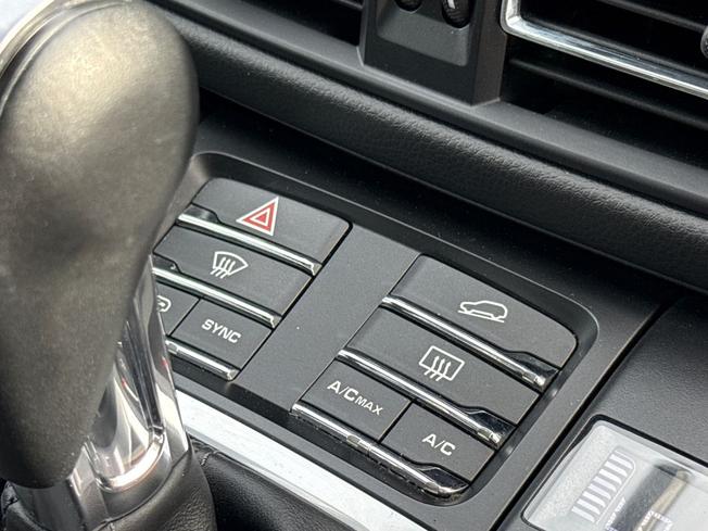 PORSCHE Macan Photo 35