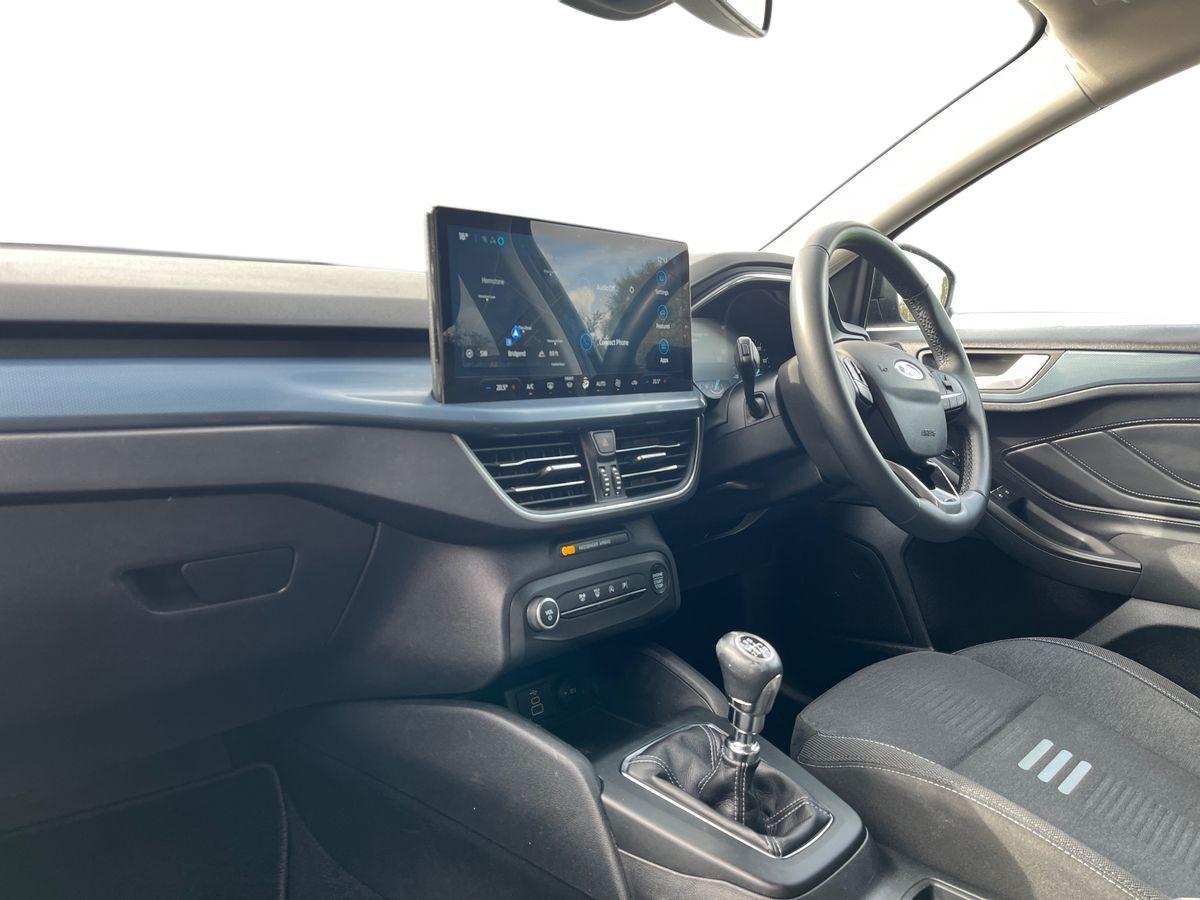 Ford Focus Photo 2