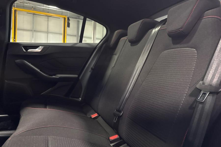 Ford FOCUS Photo autoimg-afcae0e36fc453a92d446899f97da1401a06c9a9.jpg
