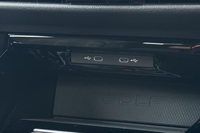 VOLKSWAGEN Golf Photo 24