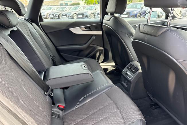 AUDI A4 Avant Photo 38