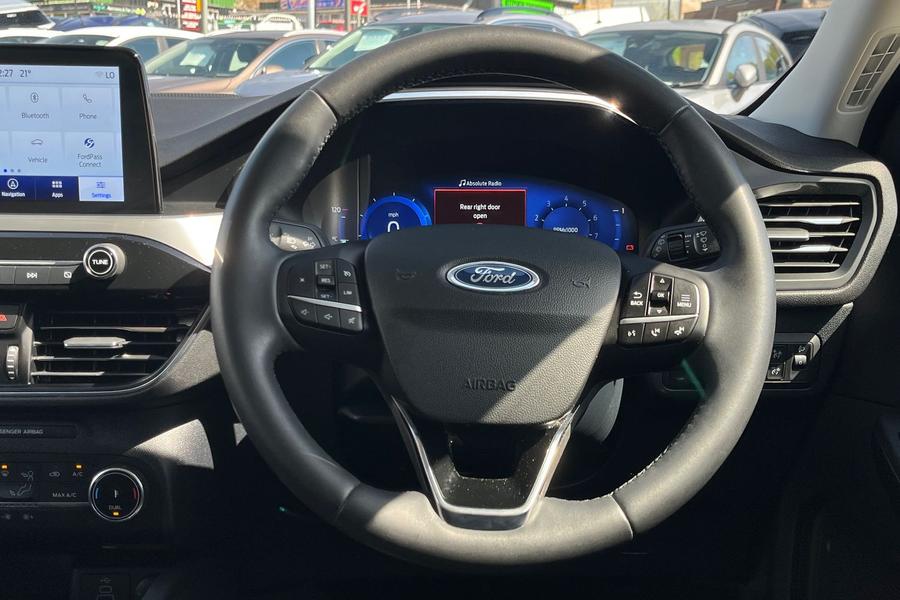Ford Kuga Photo autoimg-afd0560562e01b2fa8cfcb70de2ba33b07bcab8b.jpg
