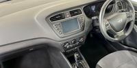 Hyundai i20 Photo 1