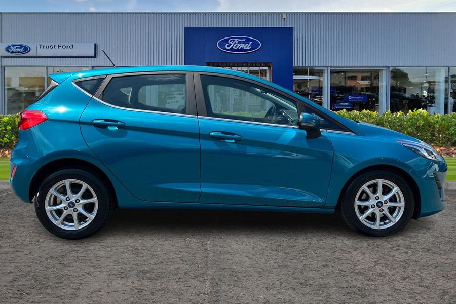 Ford FIESTA Photo autoimg-afd2b5fe645d9d2581354d41fe13816fcd4d631d.jpg