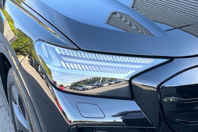 AUDI Q4 e-tron Photo 19