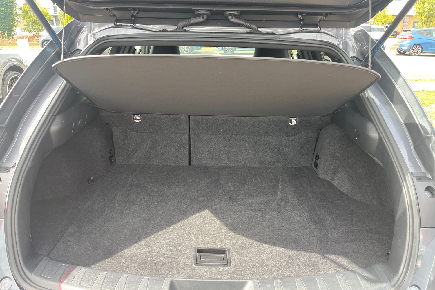 Lexus UX Photo 20