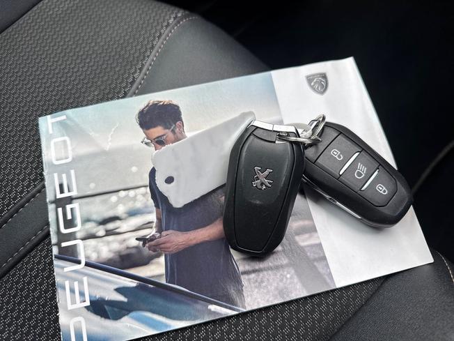 PEUGEOT 5008 Photo 44