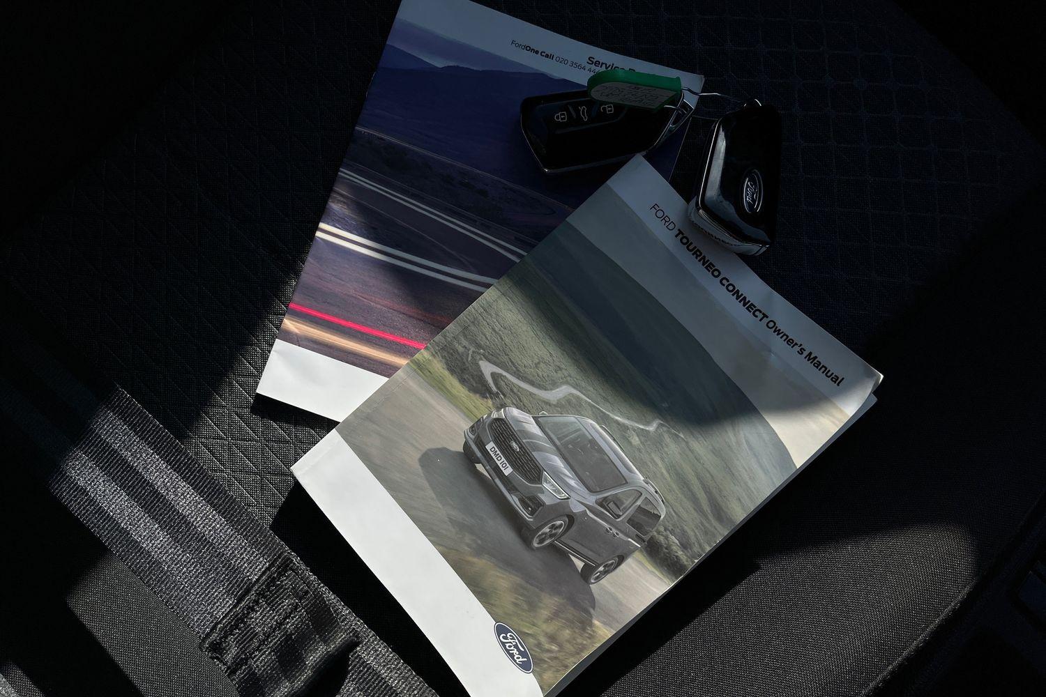 Ford TOURNEO CONNECT Photo 21