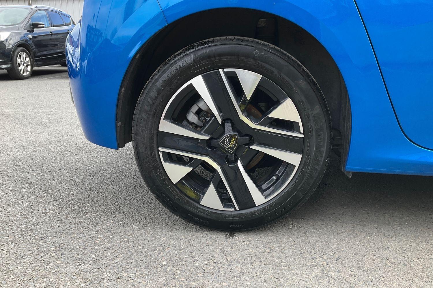 Peugeot 208 Photo 7