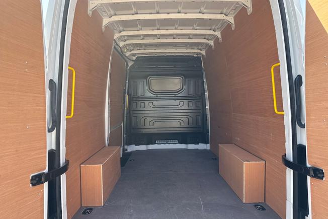 VOLKSWAGEN Crafter Photo 12