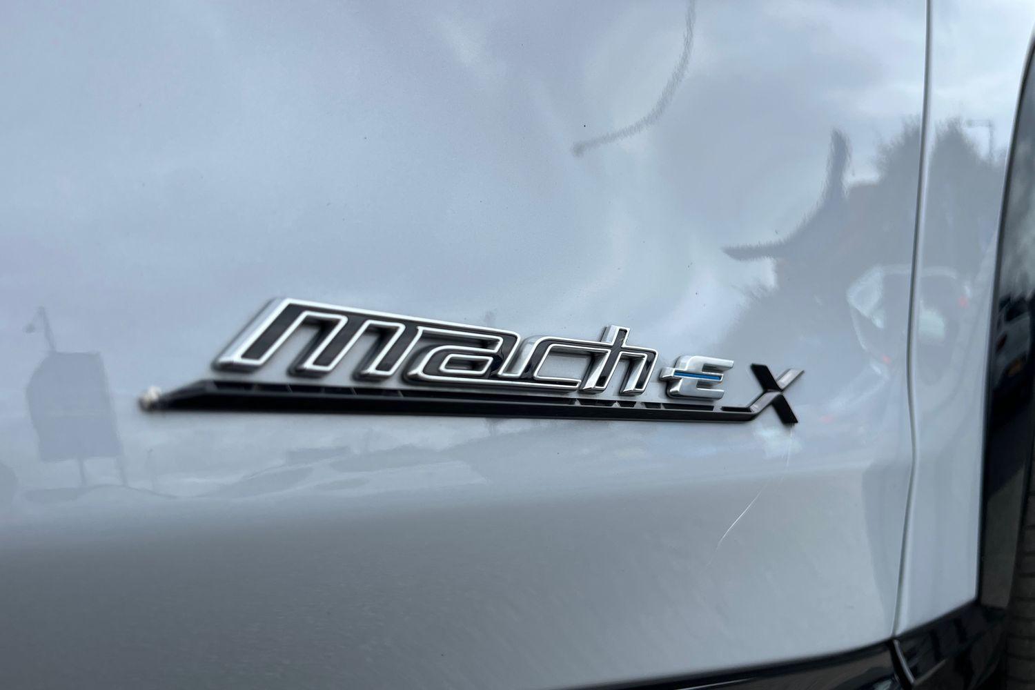 Ford Mustang Mach-E Photo 38