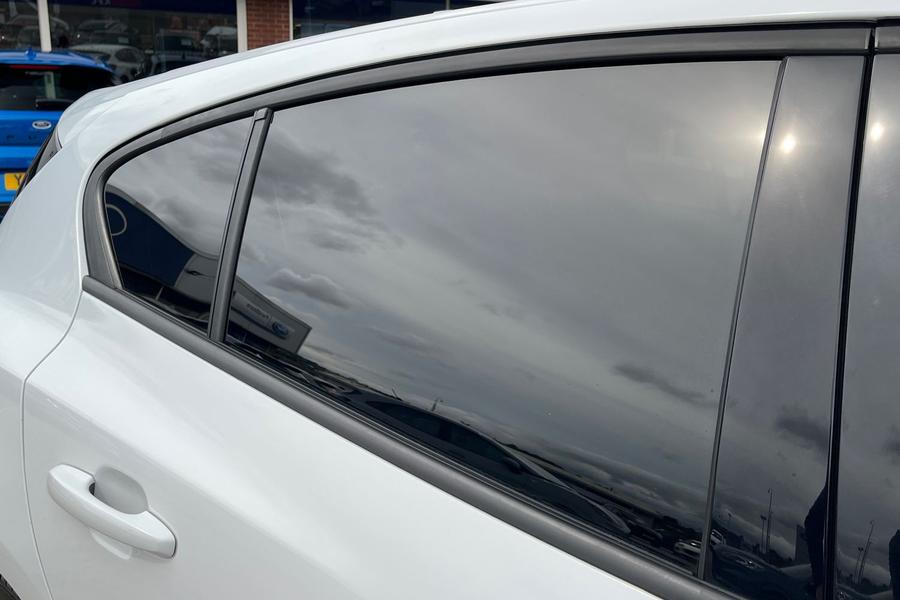 Ford Focus Photo autoimg-afe8cad93ca4a1e27bc8b07a7073e5f8737b5f62.jpg