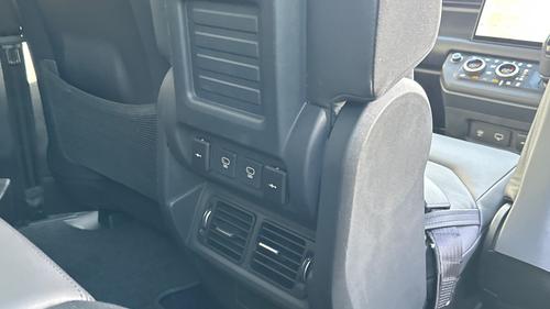 Land Rover Defender Photo autoimg-afe94497455b6e38a777d3d6726c4c0c657820c9.jpg