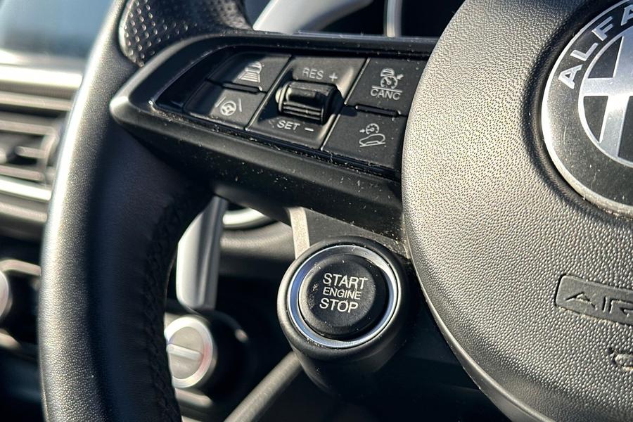 Alfa Romeo STELVIO Photo autoimg-afeaa62f44e5b5db537d41a3ce16c3294a9e3818.jpg