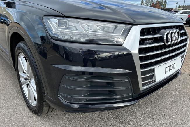 AUDI Q7 Photo 29