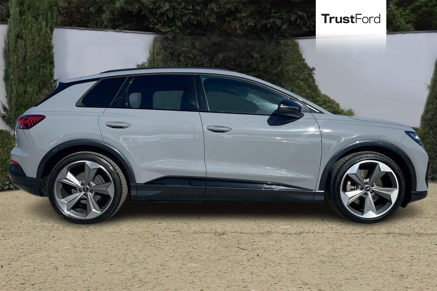 Audi Q4 e-tron Photo 2