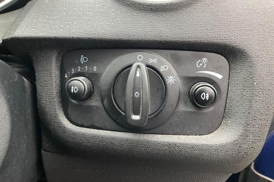 Ford FIESTA Photo autoimg-aff1202ddc0a5b7eedb20bb94bbc308e3c1d6956.jpg