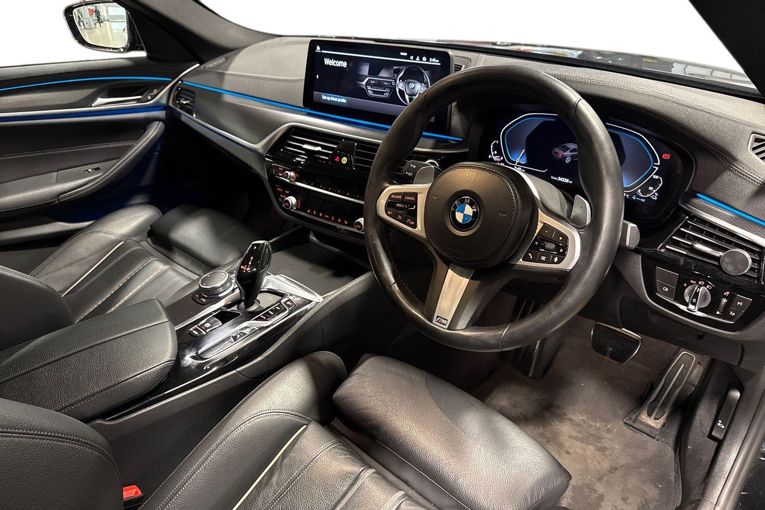 BMW 5 Series Photo 8