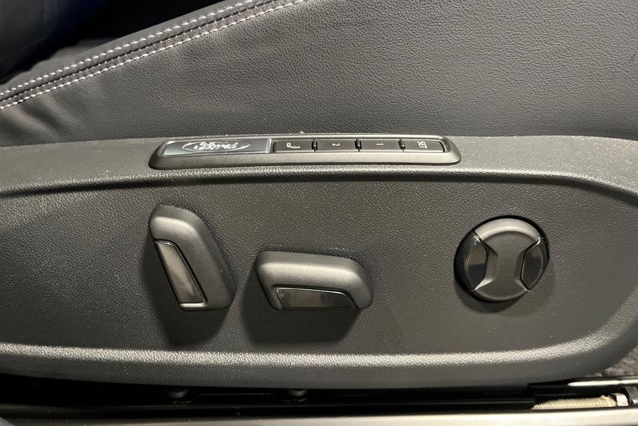 Used Ford Explorer 26