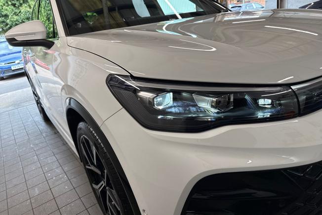 VOLKSWAGEN Tiguan Photo 19