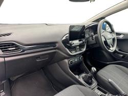 FORD Fiesta Photo 2