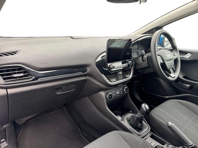 FORD Fiesta Photo 2