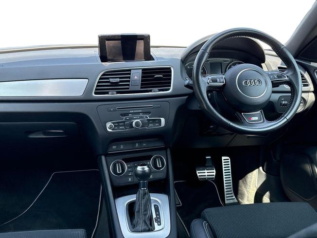AUDI Q3 Photo 11