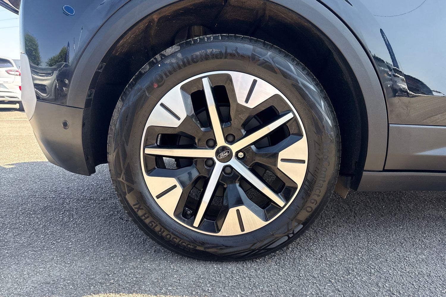 Ford EXPLORER Photo 7