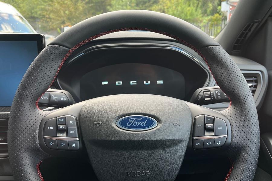 Ford Focus Photo autoimg-b005b24f521c323c28abcd67a3c74ac4626a2e61.jpg