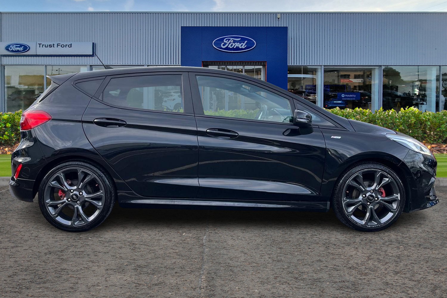 Ford FIESTA Photo 2