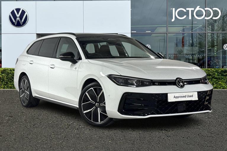 Used 2024 VOLKSWAGEN Passat 1.5 eTSI MHEV R-Line Estate 5dr Petrol Hybrid DSG Euro 6 (s/s) (150 ps) White at JCT600