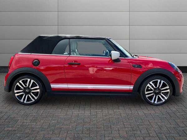 MINI Convertible Photo autoimg-b00f553391385cb794c4324f2cbeab2d7c90a356.jpg