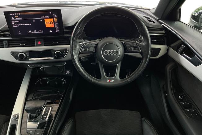 Audi A4 Avant Photo 11