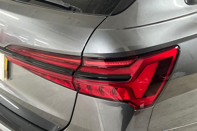 AUDI A6 Avant Photo 18