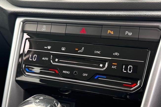 VOLKSWAGEN T-Roc Photo 40