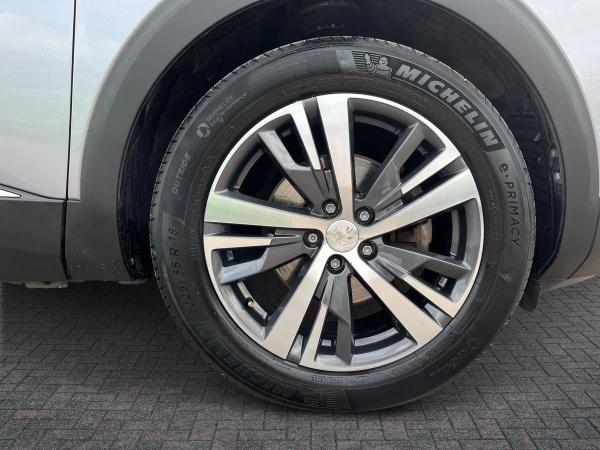 Peugeot 5008 Photo autoimg-b0160217304fe751cf01b4034df7509929bbfaa7.jpg