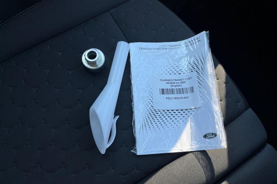 Ford TOURNEO CUSTOM Photo autoimg-b01a3ac8a142fccd8a1ae52820586efa6b9cd1ea.jpg