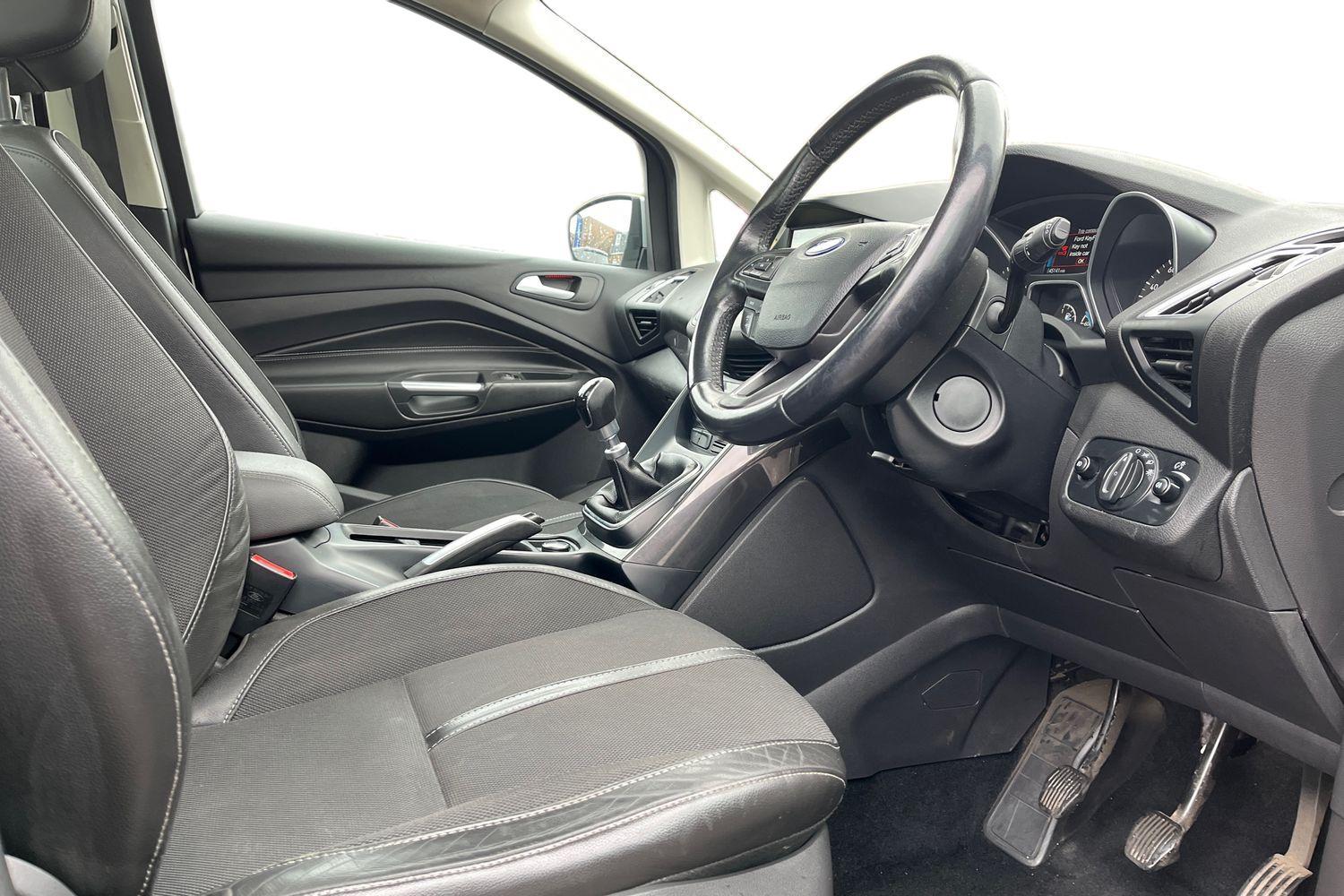 Ford GRAND C-MAX Photo 8