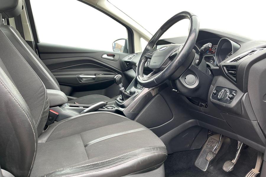 Ford GRAND C-MAX Photo autoimg-b01cc19781b948d4b2852bbe2e435fcd353cd468.jpg