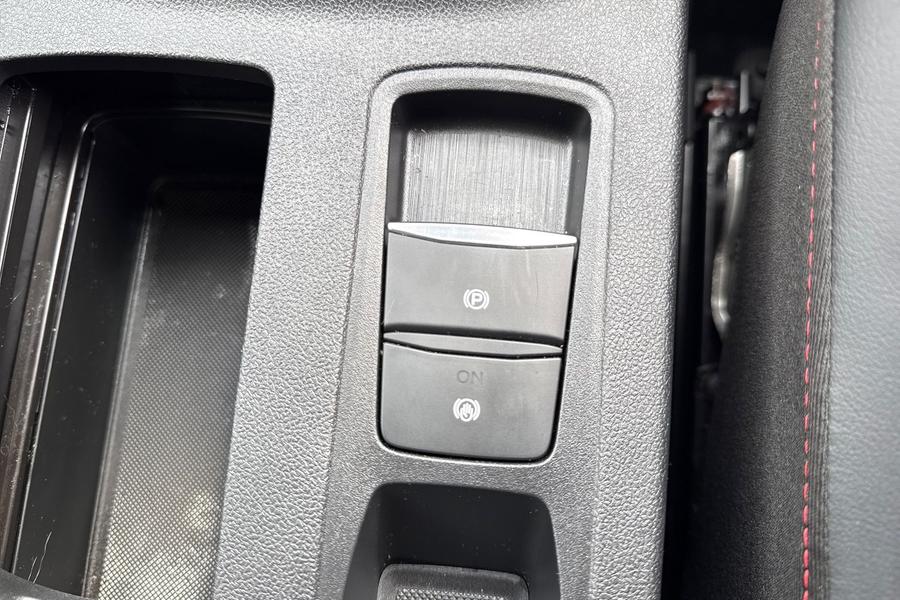 Ford KUGA Photo autoimg-b01d4947ed4a572188cc8d1e078227924b08d5fc.jpg