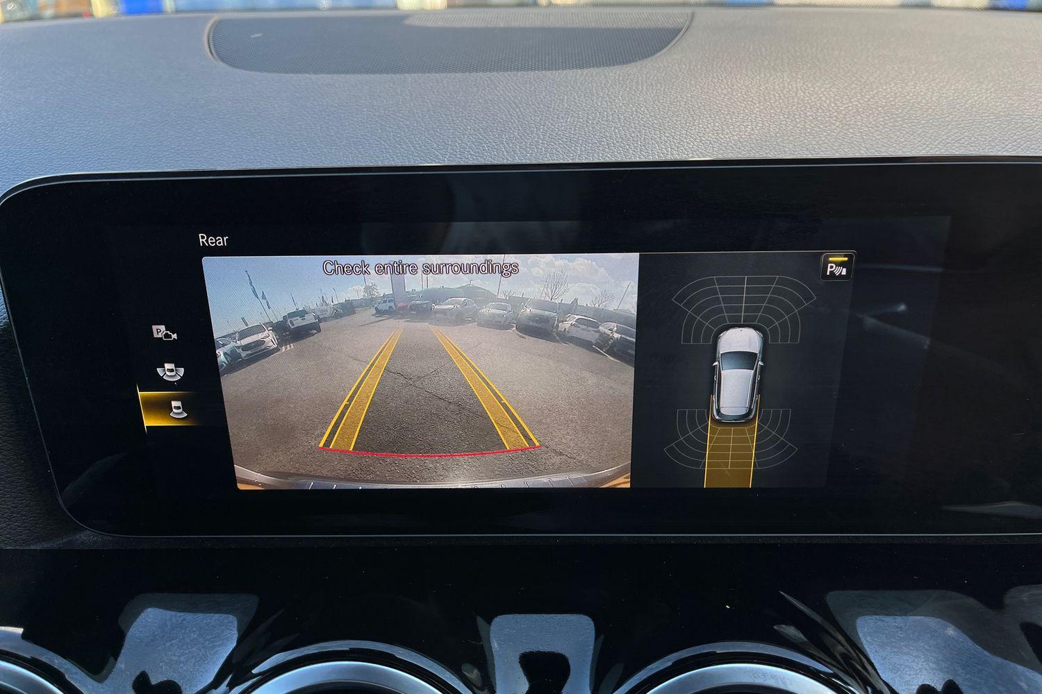 Mercedes-Benz GLA Photo 34