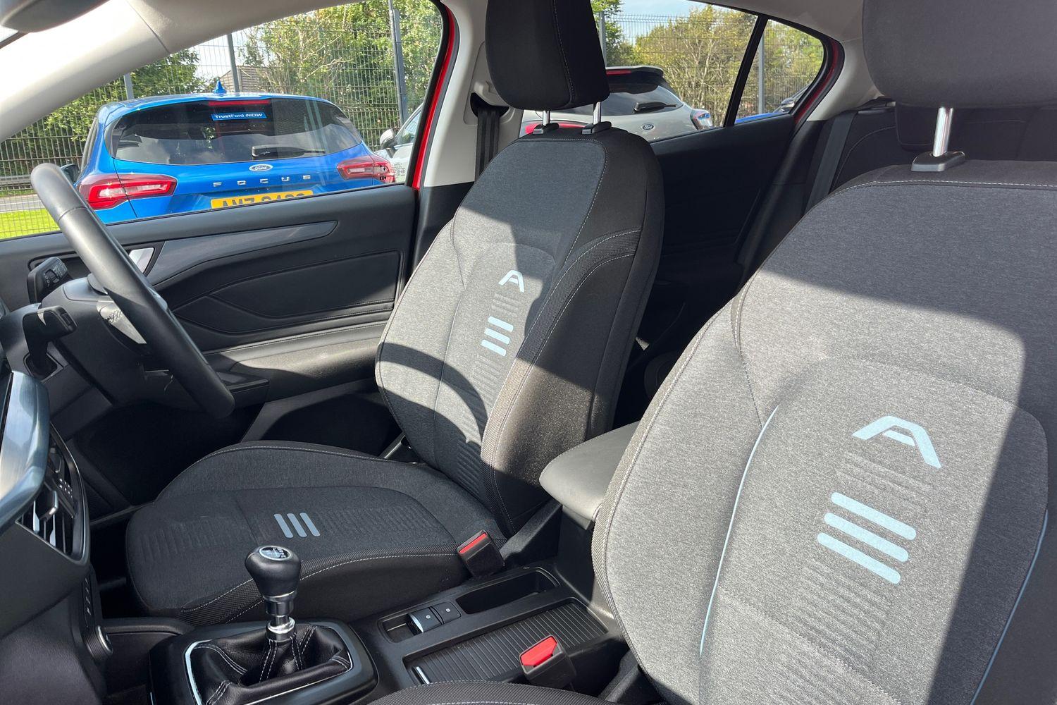 Ford FOCUS Photo 18