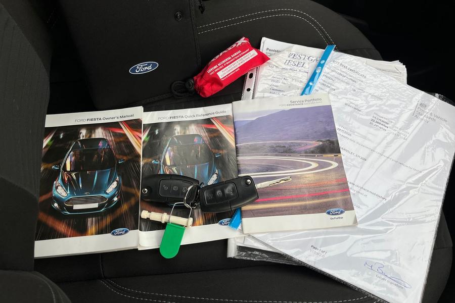 Ford Fiesta Photo autoimg-b02e4a664e2c37d0a9a9e73ba4570715d89fbba7.jpg