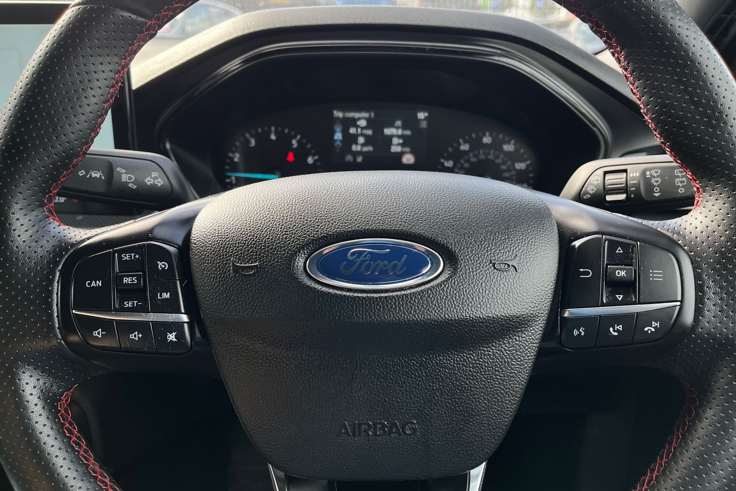 Ford FOCUS Photo 11