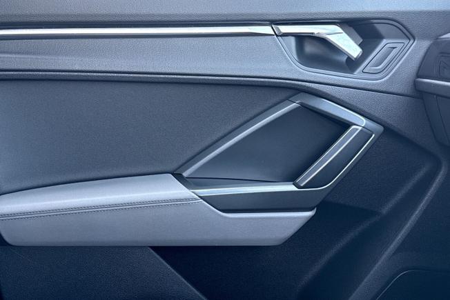 AUDI Q3 Photo 36
