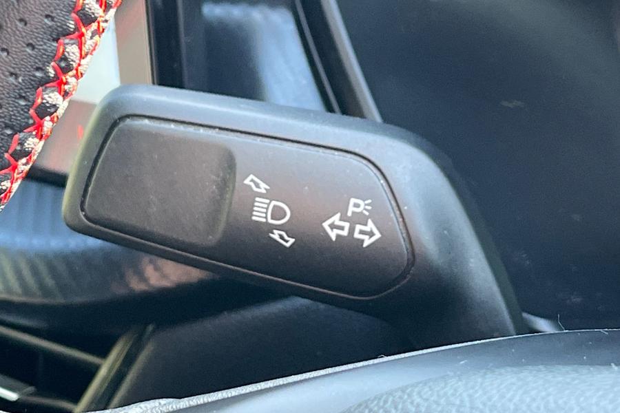 Ford KUGA Photo autoimg-b03424755cd4e48856b36a85e6684d77300bd482.jpg