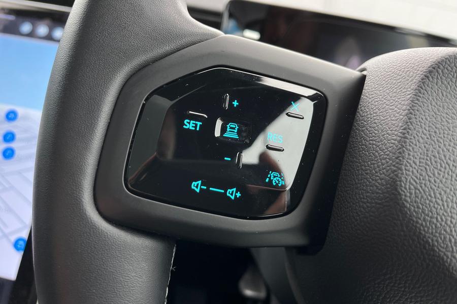 Ford Explorer Photo autoimg-b03a5095cf8c440056cef036a0c903151694acf6.jpg