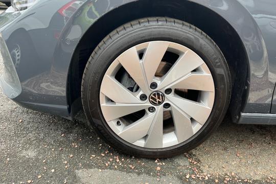 Volkswagen Golf Photo autoimg-b03b59989252af636e56c3e74bd5161e74fb3c24.jpg