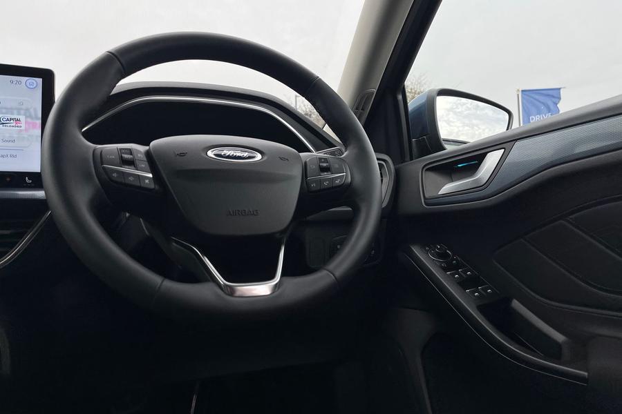 Ford Focus Photo autoimg-b03b9a55fec1610d66f8bc0968dac93659f86a6a.jpg