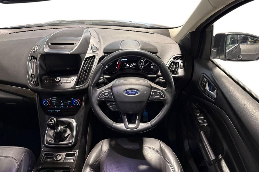 Ford KUGA Photo autoimg-b03c40a2473f08b1ab1a47898c27f3f5041c93e7.jpg